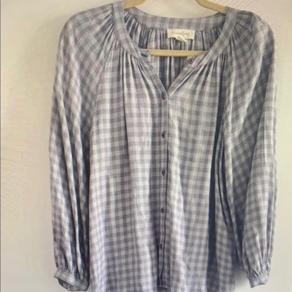 Elegant Women's Checkered Blouse - Picture 1 of 2